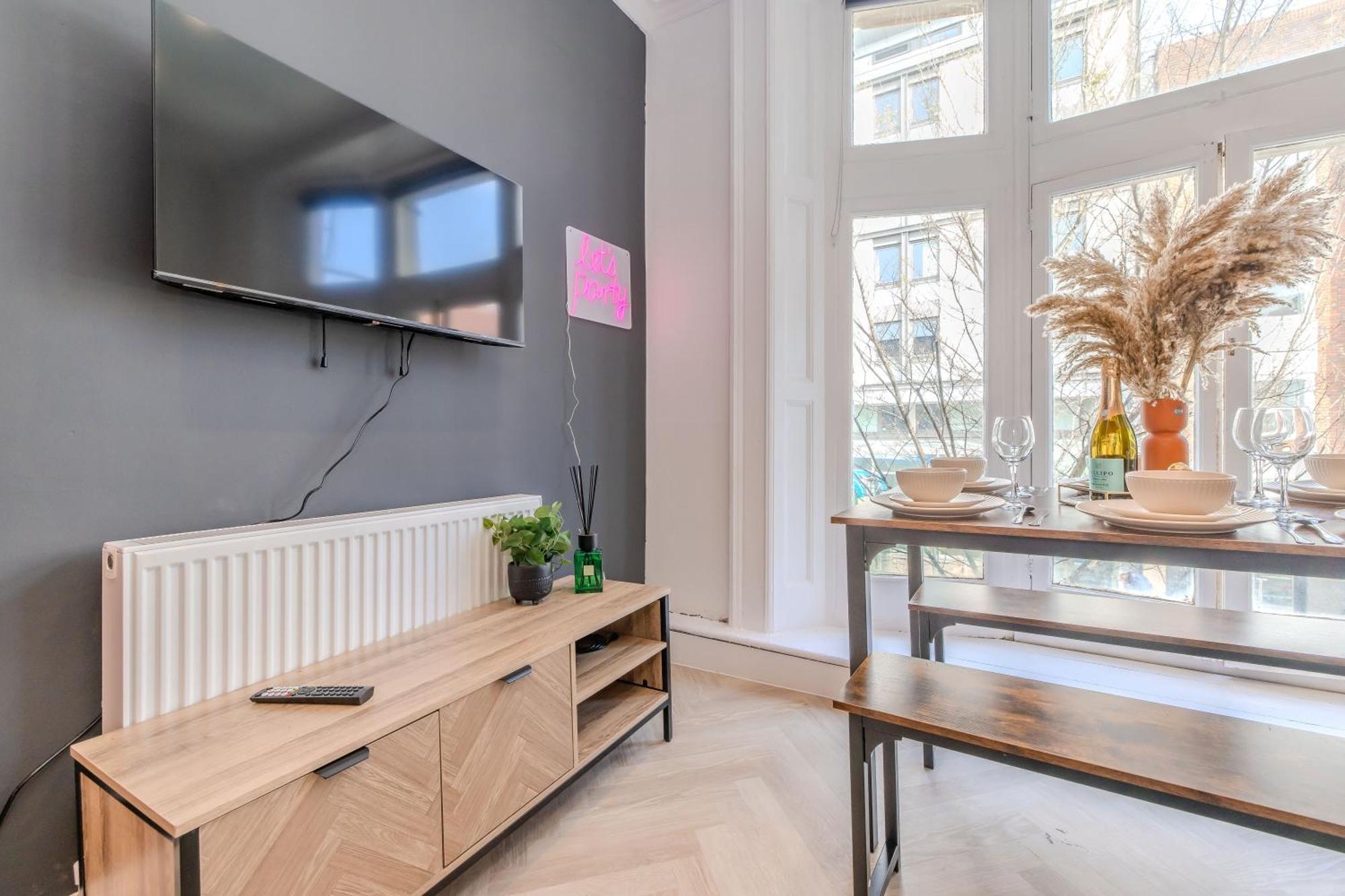 2 Bedroom Flat Next To Brighton Station & Beach I Sleep 8 Guests מראה חיצוני תמונה